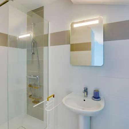 Republique Apartment *
